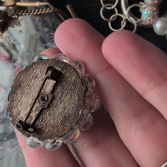Vintage Iridescent Crystal Brooch - Picture 2 of 3